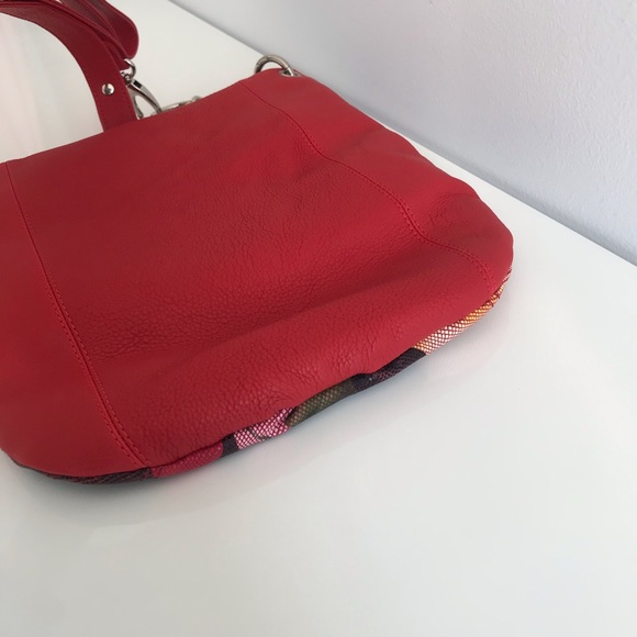 COPY - Soprano Spring Floral Print Motif Glazed Leather Convertible Crossbody B… - Picture 4 of 16